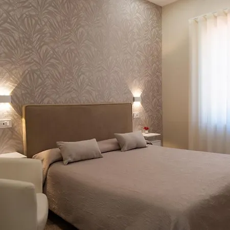 Leonardo's Couette-café 2*
