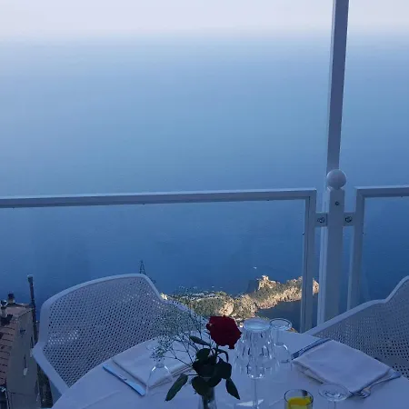 Leonardo's Couette-café