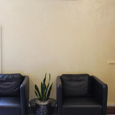 Alojamento de Acomodação e Pequeno-almoço Leonardo's 3*