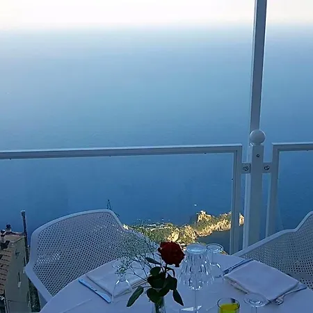 Leonardo's 3* Agerola